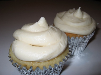 Magnoliaâ€™s Vanilla Cupcakes